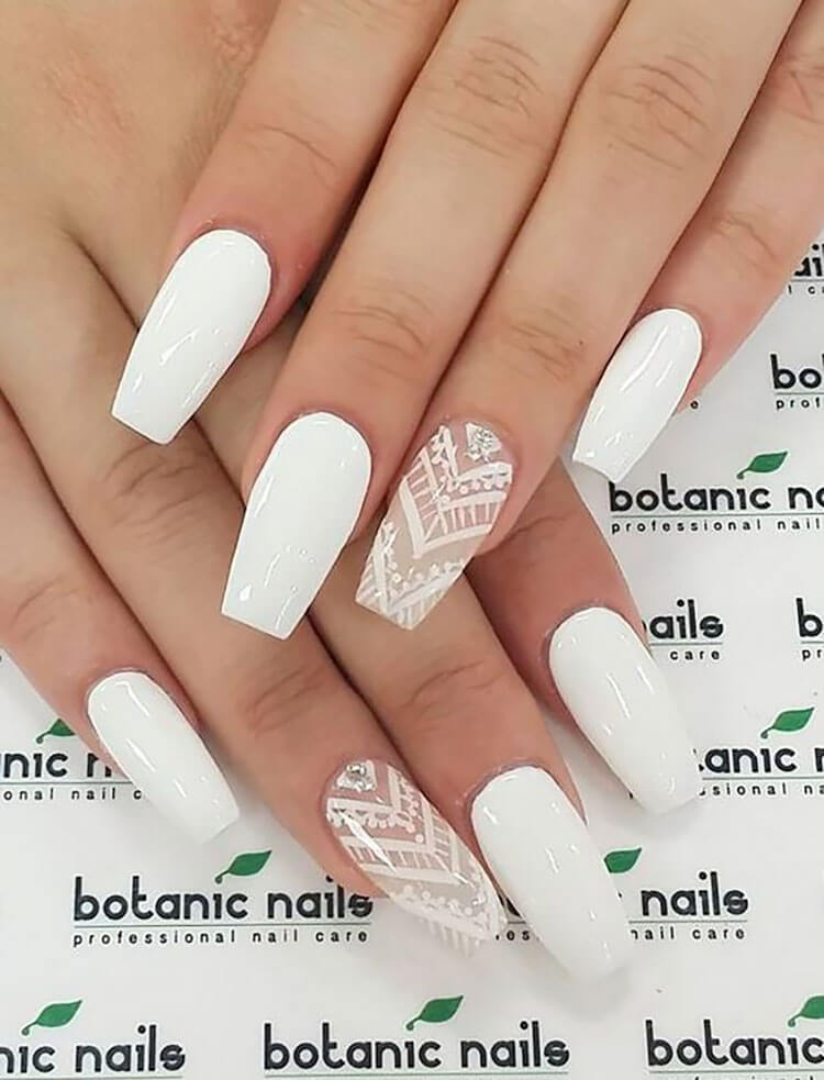 2024 White Nail Designs - Magda Jobina