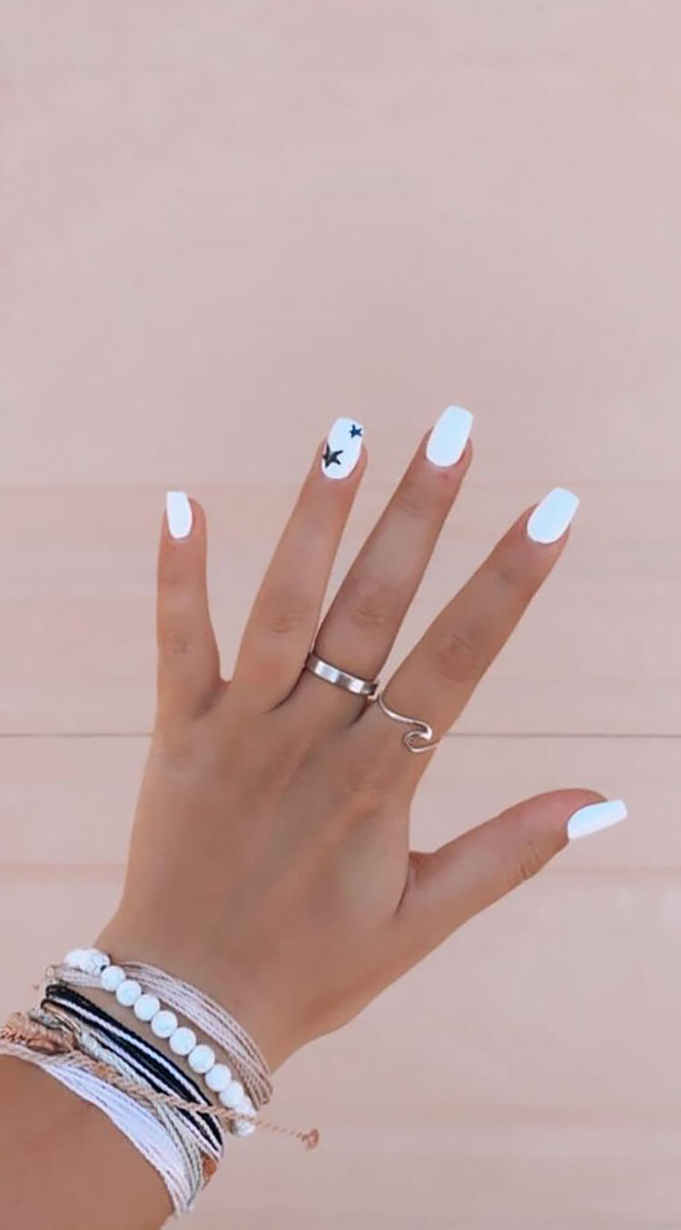 white nails with star