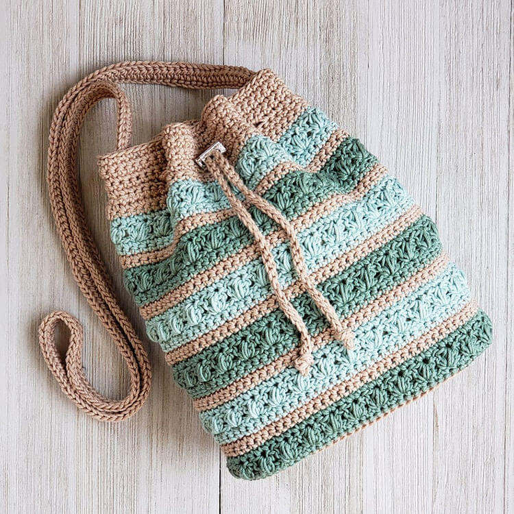 12 Crochet Bag Patterns That Beginners Can Make - Mom's Got the Stuff