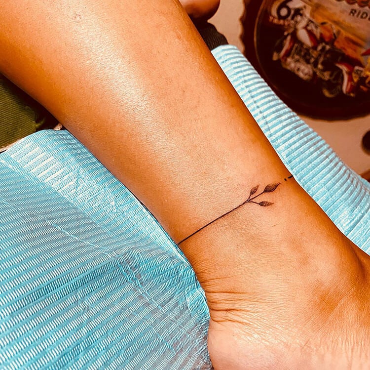 115+ Best Ankle Bracelet Tattoo - Designs & Meanings 2019